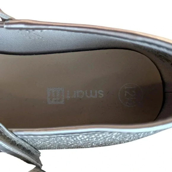 SmartFit Girls' Shimmer Chelsea Flat Size 12.5 Little Girls Color Silver - Picture 7 of 8